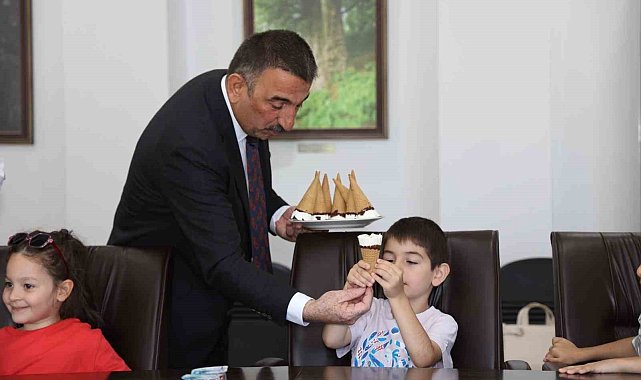 Valiyle dondurma yeme hayali kuran minikler unutulmaz bir gün yaşadı