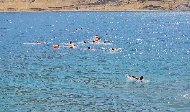 Van Gölü'nde kabotaj bayramı coşkusu