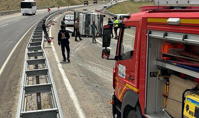 Van'da kamyonet yan yattı: 1 yaralı