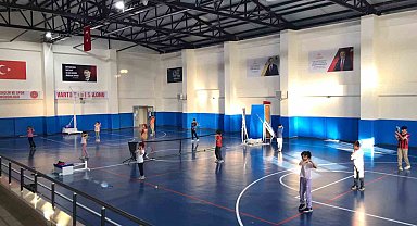 Varto'da kort tenisi kursu yoğun ilgi görüyor