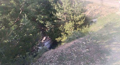 Virajı alamayan otomobil şarampole yuvarlandı: 3 yaralı