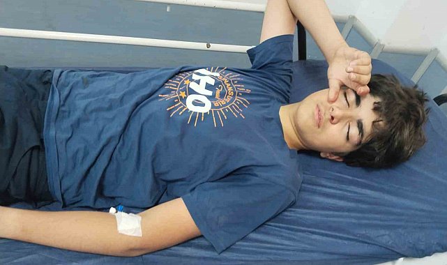 Voleybol filesine takılan öğrenci ölümden döndü: O anlar kamerada