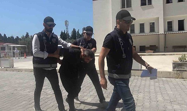Yalova'da alkol alırken tartıştığı arkadaşını boğazından bıçaklayarak öldüren zanlı adliyede