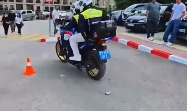 Yalova'da kimliğini unutan öğrencinin imdadına motosikletli jandarma yetişti