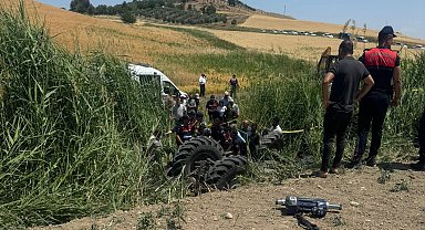 Yangını söndürmek isterken traktörün altında kaldı