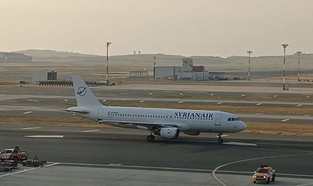 Yaşanan iç savaşın bitmesinin ardından uluslararası uçuşlara açılan Suriye'de, ülkenin bayrak taşıyıcısı Syrian Air uçağı İstanbul Havalimanı'na geldi.