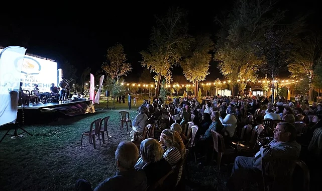 "Yaz Konserleri" Çivril'de başladı, sinema keyfiyle renklendi