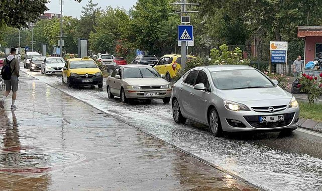Yaz yağmuruna hazırlıksız yakalandılar
