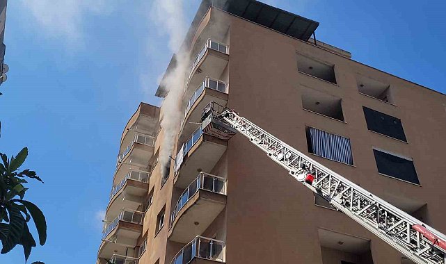 Yedi katlı binada yangın paniği, apartman tahliye edildi