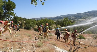 Yeni göreve başlayan yangın işçilerine uygulamalı eğitim