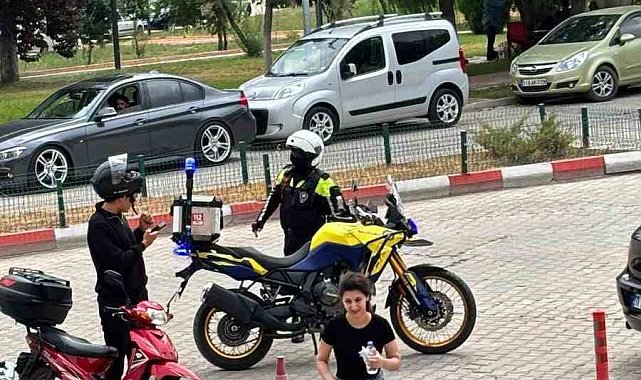 YKS'de kimliğini unutan öğrencinin imdadına polis yetişti