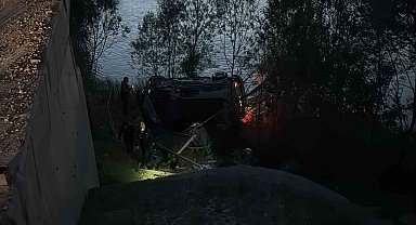 Yoldan çıkan minibüs Kızılırmak'a uçtu, 4 yaralı