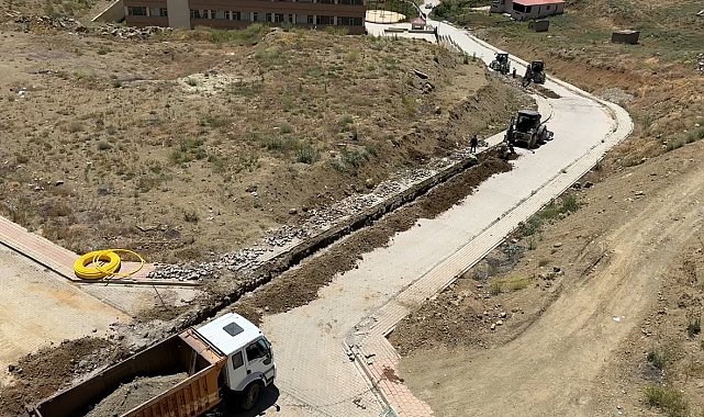 Yüksekova'da doğalgaz çalışmaları hız kesmiyor: 5 mahalle doğalgaza kavuşuyor