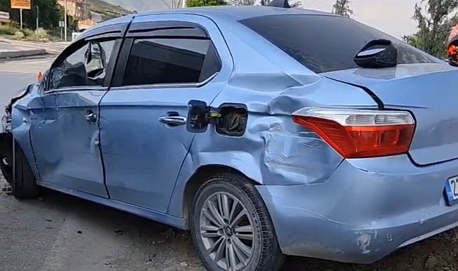 Yüksekova'da otomobil ile kamyon çarpıştı: 5 yaralı