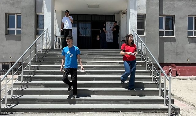 Yüksekova'da YKS'nin ikinci oturumu sona erdi