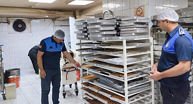 Zabıta ekipleri tatlı imalathanelerinde denetimlerini sürdürüyor