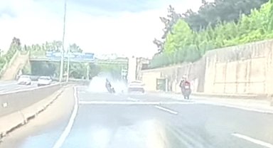 Zincirleme kaza kask kamerasına yansıdı: 3 yaralı
