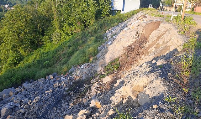Zonguldak'ta 20 köyü birbirine bağlayan yolda yeni heyelan riski