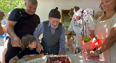 100 yaşına basan Recep Ercan'a anlamlı kutlama