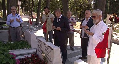 15 Temmuz Gazileri Platformu Başkanı Erol Bulut Edirnekapı Şehitliğini ziyaret etti