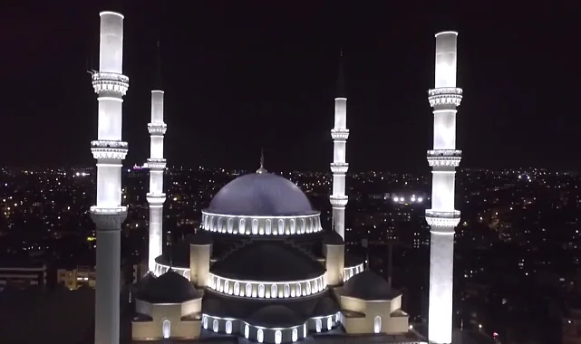 15 Temmuz'un 9. yılında 90 bin camide sela yankılandı