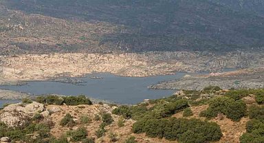 350 milyon metreküp depolama hacmine sahip Adnan Menderes Barajı'nda doluluk seviyesi yüzde 12'ye düştü