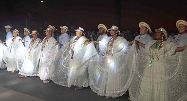 38. TUFAG Uluslararası Halk Dansları Festivali renkli görüntülerle başladı