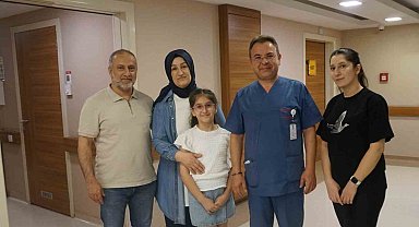 42 yaşındaki hasta, safra kesesinde oluşan 500'den fazla taşla yaşadı