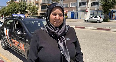 55 yaşındaki kadın, 2 dosya yaktı 12. sınavda ehliyet almaya hak kazandı