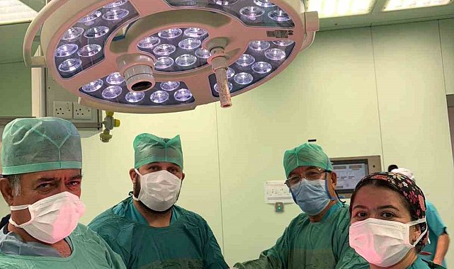 71 yaşındaki kadının karnından 9 kiloluk kitle çıkarıldı