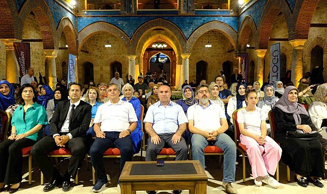 8 asırlık Gökmedrese'de manevi ezgiler yankılandı