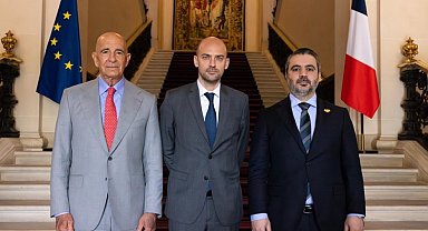 ABD'nin Suriye Özel Temsilcisi Barrack, Fransa ve Suriye dışişleri bakanları ile görüştü