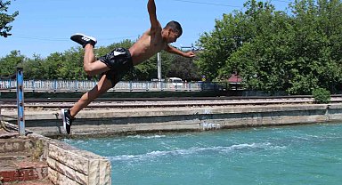 Adana'da tehlikeli serinlik: Gençler ve çocuklar ölümle burun buruna