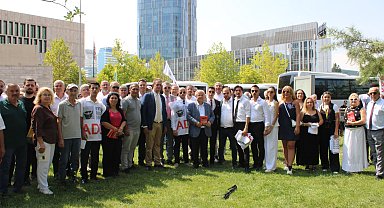 ADD, ABD Büyükelçisi Tom Barrack'ı protesto etti