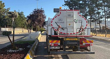 Adıyaman Belediyesi'nden yaz aylarında yeşil alanlara özel bakım