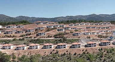 Afet bölgesinin iki katlı köy evleri tamamlandı... İlk görüntüler Kahramanmaraş Bulanık Köyü'nden