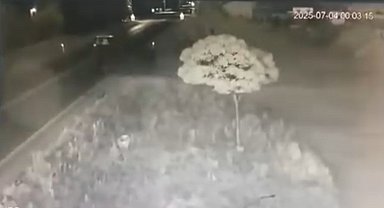 Afyonkarahisar'da otomobil traktör römorkuna çarptı: 3 kişi yaralandı