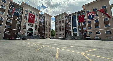 Ağrı'da 15 Temmuz için bin 24 okul ve kuruma Türk bayrağı asıldı