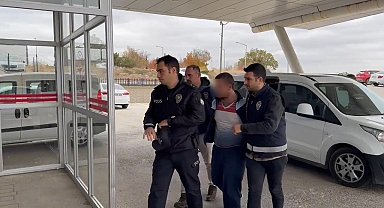 Ailesinden çaldığı altınlar için ailesini katletmiş