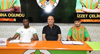 Alanyaspor'da çift imza