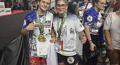 Alaşehirli Dünya, dünya şampiyonasında gümüş madalya kazandı