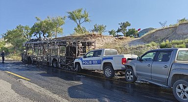 Alev alan halk otobüsü küle döndü