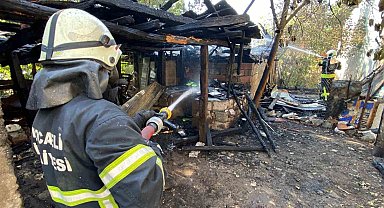 Alevlere teslim olan ahır ve samanlık kullanılamaz hale geldi