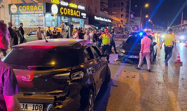 Alkollü sürücü makas atarken kaza yaptı: 2 yaralı