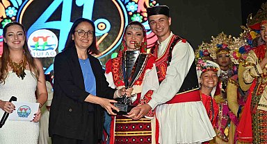 Altın Karanfil Halk Dansları Yarışması'nın kazananı Bulgaristan oldu