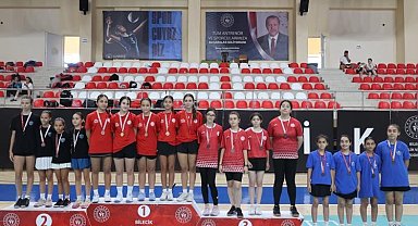 Anadolu Yıldızlar Ligi Badminton Grup Müsabakaları Bilecik'te tamamlandı