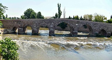 Ankara Çayı alarm veriyor