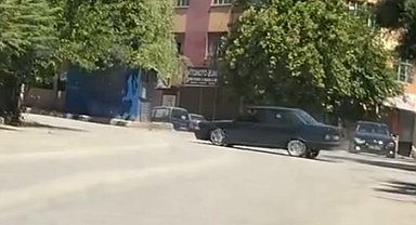 Ankara'da drift atan sürücü trafiği birbirine kattı