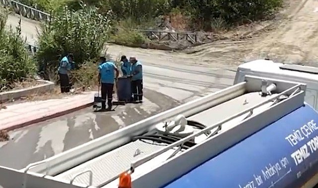 Antakya'da yangından etkilenen bölgelerde hummalı temizlik çalışması