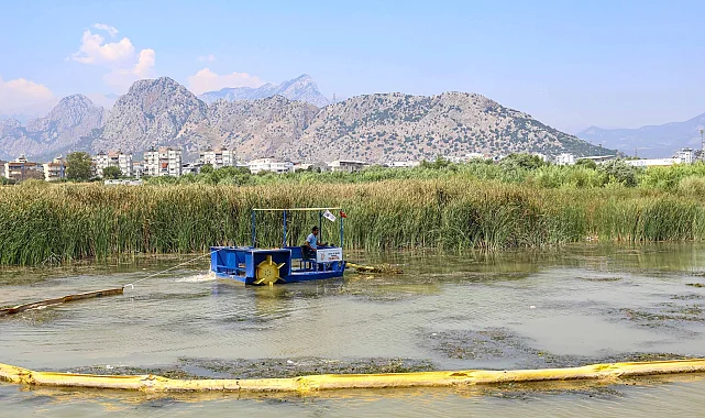 Antalya Boğaçayı'nda ekolojik temizlik devam ediyor